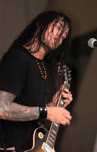 Shinedown at Unknown Venue Somewhere, US on August 31, 2003 &mdash; concert photo by Wayne Dennon