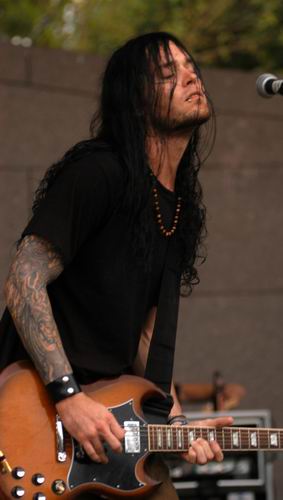 Shinedown at Unknown Venue Somewhere, US on August 31, 2003 &mdash; concert photo by Wayne Dennon