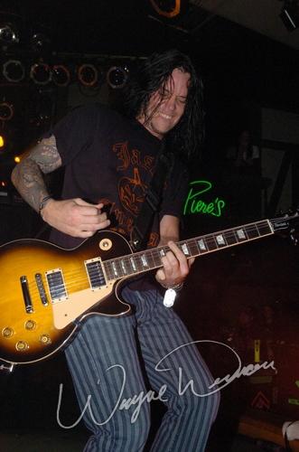 Shinedown at Piere's Fort Wayne, IN on September 21, 2004 &mdash; concert photo by Wayne Dennon