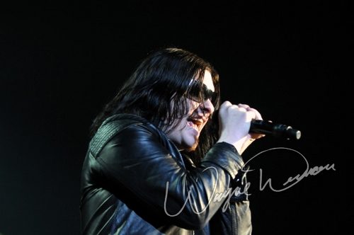 Shinedown at Bank of Kentucky Center Highland Heights, KY on December 5, 2009 &mdash; concert photo by Wayne Dennon