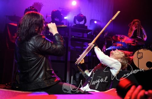 Shinedown at Bank of Kentucky Center Highland Heights, KY on December 5, 2009 &mdash; concert photo by Wayne Dennon