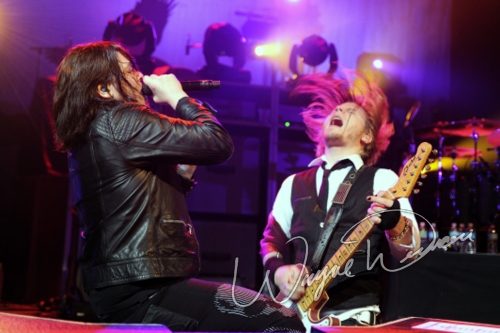 Shinedown at Bank of Kentucky Center Highland Heights, KY on December 5, 2009 &mdash; concert photo by Wayne Dennon