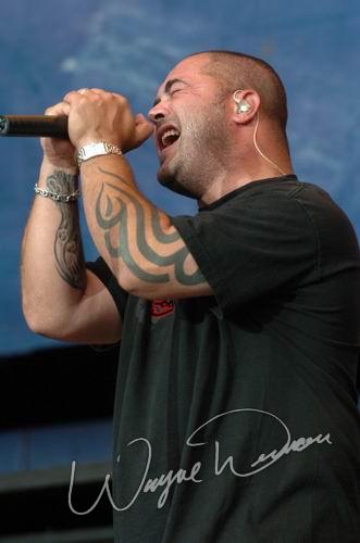 Staind concert photo by Wayne Dennon