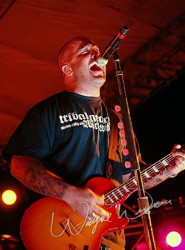 Staind at Jillian's Louisville, KY on May 5, 2006 &mdash; concert photo by Wayne Dennon