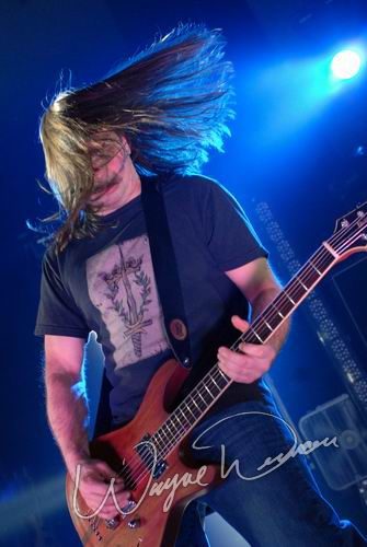 Staind at Louisville Gardens Louisville, KY on December 8, 2006 &mdash; concert photo by Wayne Dennon