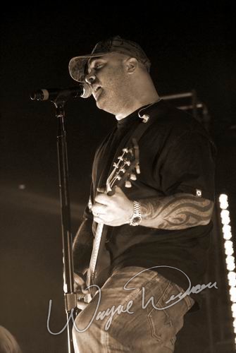 Staind at Louisville Gardens Louisville, KY on December 8, 2006 &mdash; concert photo by Wayne Dennon
