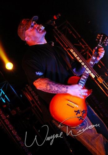Staind at Louisville Gardens Louisville, KY on December 8, 2006 &mdash; concert photo by Wayne Dennon