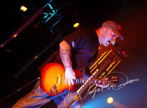Staind at Louisville Gardens Louisville, KY on December 8, 2006 &mdash; concert photo by Wayne Dennon