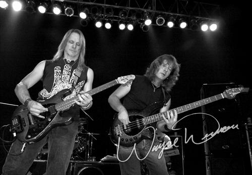 Steve Morse at Madison Theater Covington, KY on April 1, 2005 &mdash; concert photo by Wayne Dennon