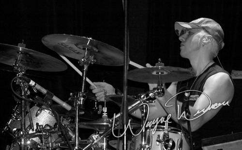 Steve Morse at Madison Theater Covington, KY on April 1, 2005 &mdash; concert photo by Wayne Dennon