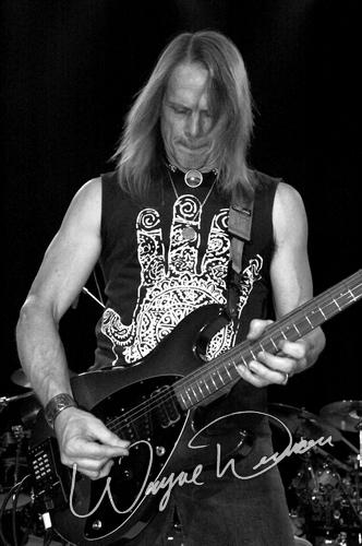 Steve Morse concert photo by Wayne Dennon