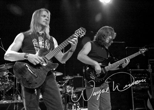 Steve Morse at Madison Theater Covington, KY on April 1, 2005 &mdash; concert photo by Wayne Dennon