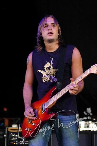 Thornley at Riverbend Music Center Cincinnati, OH on July 7, 2004 &mdash; concert photo by Wayne Dennon