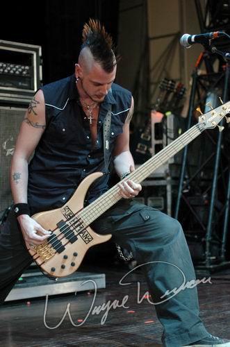 Thornley at Riverbend Music Center Cincinnati, OH on July 7, 2004 &mdash; concert photo by Wayne Dennon