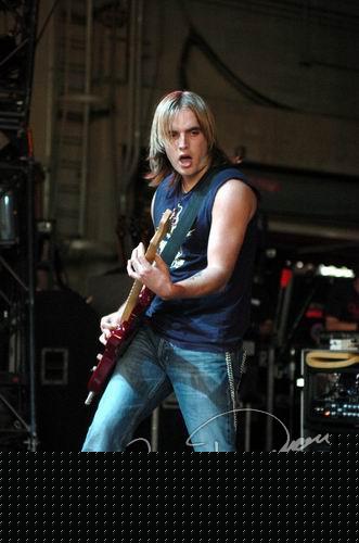 Thornley at Riverbend Music Center Cincinnati, OH on July 7, 2004 &mdash; concert photo by Wayne Dennon