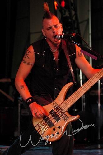 Thornley at Riverbend Music Center Cincinnati, OH on July 7, 2004 &mdash; concert photo by Wayne Dennon