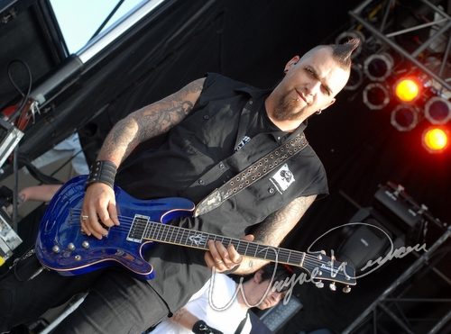 Three Days Grace at Montgomery Co. Fairgrounds Dayton, OH on September 17, 2006 &mdash; concert photo by Wayne Dennon