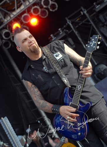 Three Days Grace at Montgomery Co. Fairgrounds Dayton, OH on September 17, 2006 &mdash; concert photo by Wayne Dennon