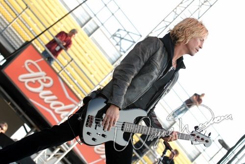 Velvet Revolver at Columbus Crew Stadium Columbus, OH on May 19, 2007 &mdash; concert photo by Wayne Dennon