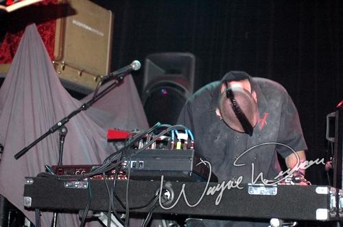 Ventana concert photo by Wayne Dennon