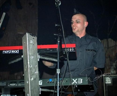 Ventana concert photo by Wayne Dennon