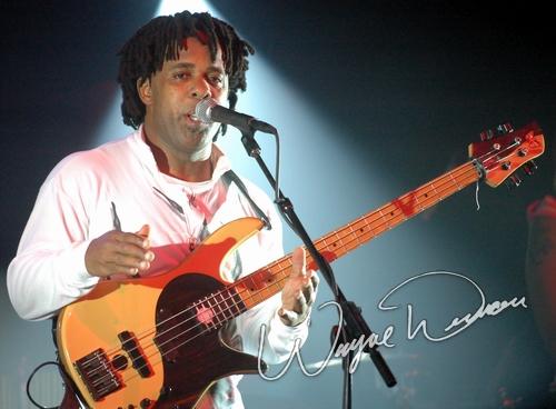 Victor Wooten concert photo by Wayne Dennon