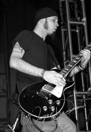 Bobaflex at Lifestyle Communities Pavilion Columbus, OH on December 7, 2005 &mdash; concert photo by Wayne Dennon