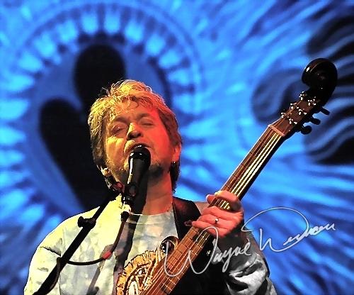 Jon Anderson concert photo by Wayne Dennon