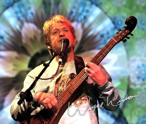 Jon Anderson concert photo by Wayne Dennon