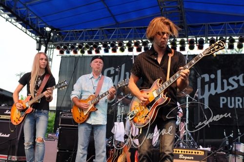 Nick Sterling at Gibson Custom Shop Nashville, TN on June 20, 2008 &mdash; concert photo by Wayne Dennon