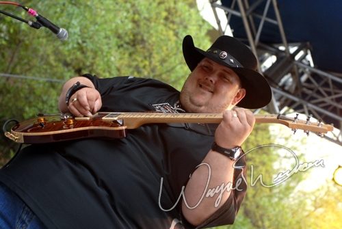 Johnny Hiland concert photo by Wayne Dennon