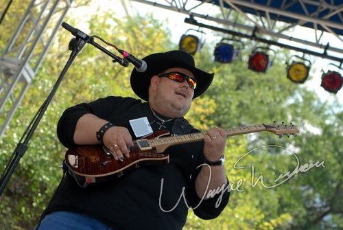 Johnny Hiland concert photo by Wayne Dennon