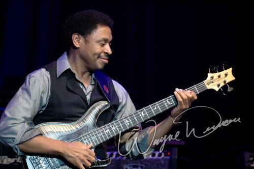Paul Reed Smith concert photo by Wayne Dennon