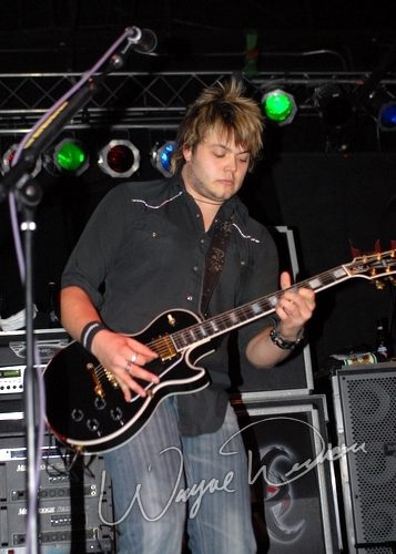 Hinder at Jillian's Louisville, KY on February 18, 2006 &mdash; concert photo by Wayne Dennon