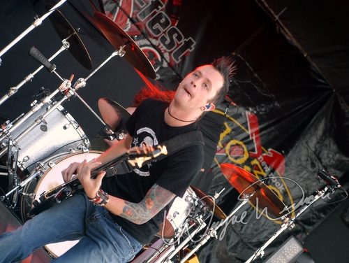 Hinder at Montgomery Co. Fairgrounds Dayton, OH on September 17, 2006 &mdash; concert photo by Wayne Dennon