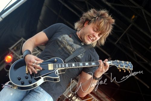 Hinder at Montgomery Co. Fairgrounds Dayton, OH on September 17, 2006 &mdash; concert photo by Wayne Dennon