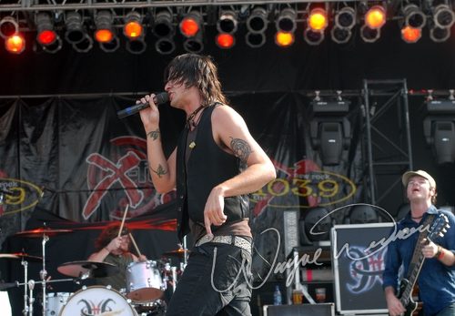 Hinder at Montgomery Co. Fairgrounds Dayton, OH on September 17, 2006 &mdash; concert photo by Wayne Dennon