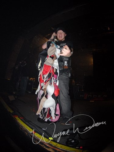 Hinder