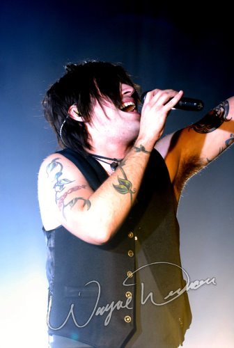 Hinder at Louisville Gardens Louisville, KY on December 8, 2006 &mdash; concert photo by Wayne Dennon