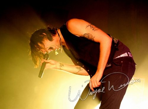 Hinder at Louisville Gardens Louisville, KY on December 8, 2006 &mdash; concert photo by Wayne Dennon