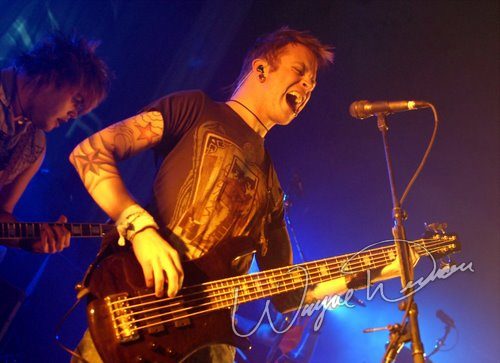 Hinder at Louisville Gardens Louisville, KY on December 8, 2006 &mdash; concert photo by Wayne Dennon