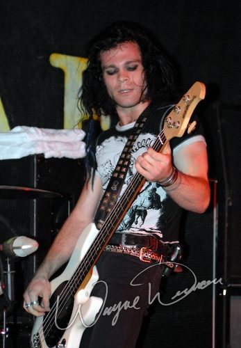 Flyleaf at 20th Century Theater Cincinnati, OH on April 6, 2006 &mdash; concert photo by Wayne Dennon