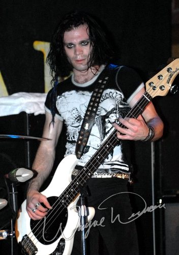 Flyleaf at 20th Century Theater Cincinnati, OH on April 6, 2006 &mdash; concert photo by Wayne Dennon