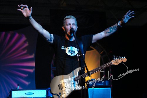 Gary Hoey at Dallas Market Hall Dallas, TX on April 23, 2006 &mdash; concert photo by Wayne Dennon