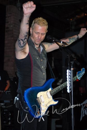 Gary Hoey at Antones Austin, TX on July 14, 2006 &mdash; concert photo by Wayne Dennon