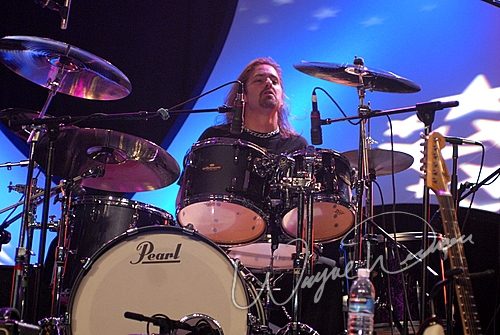 Gary Hoey at Dallas Market Hall Dallas, TX on April 21, 2007 &mdash; concert photo by Wayne Dennon
