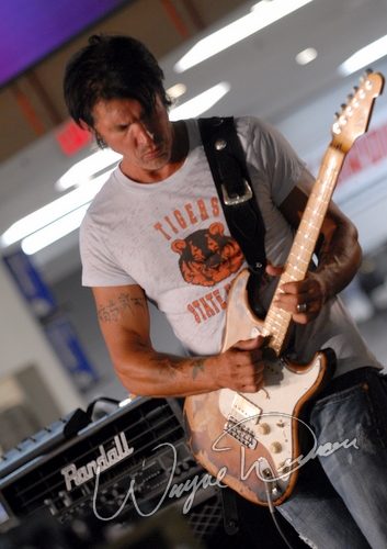 George Lynch at Sam Ash Music Cincinnati, OH on October 9, 2007 &mdash; concert photo by Wayne Dennon