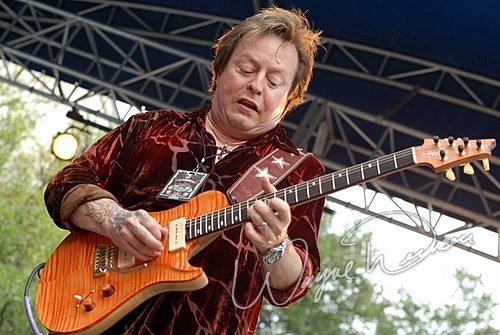 Rick Derringer concert photo by Wayne Dennon