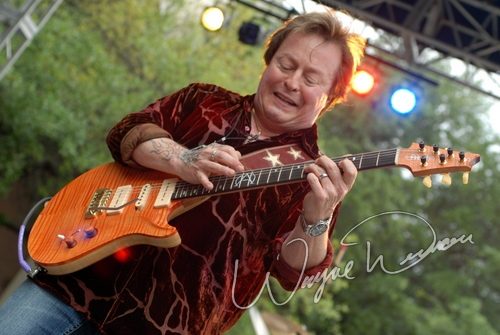 Rick Derringer concert photo by Wayne Dennon