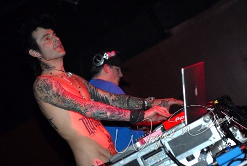 Tommy Lee at Jillian's Louisville, KY on May 6, 2006 &mdash; concert photo by Wayne Dennon